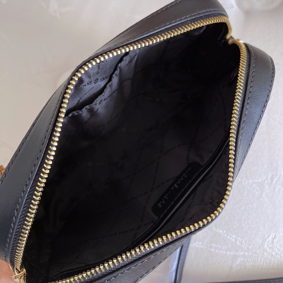 Michael Kors Crossbody - Picture 7 of 8